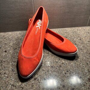 Anne Klein Coral Suede Sport Flats, Size 9 ½
